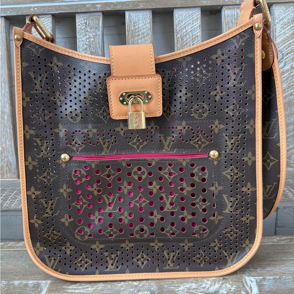 Louis Vuitton Perforated Mussette Pink Crossbody EXCELLENT